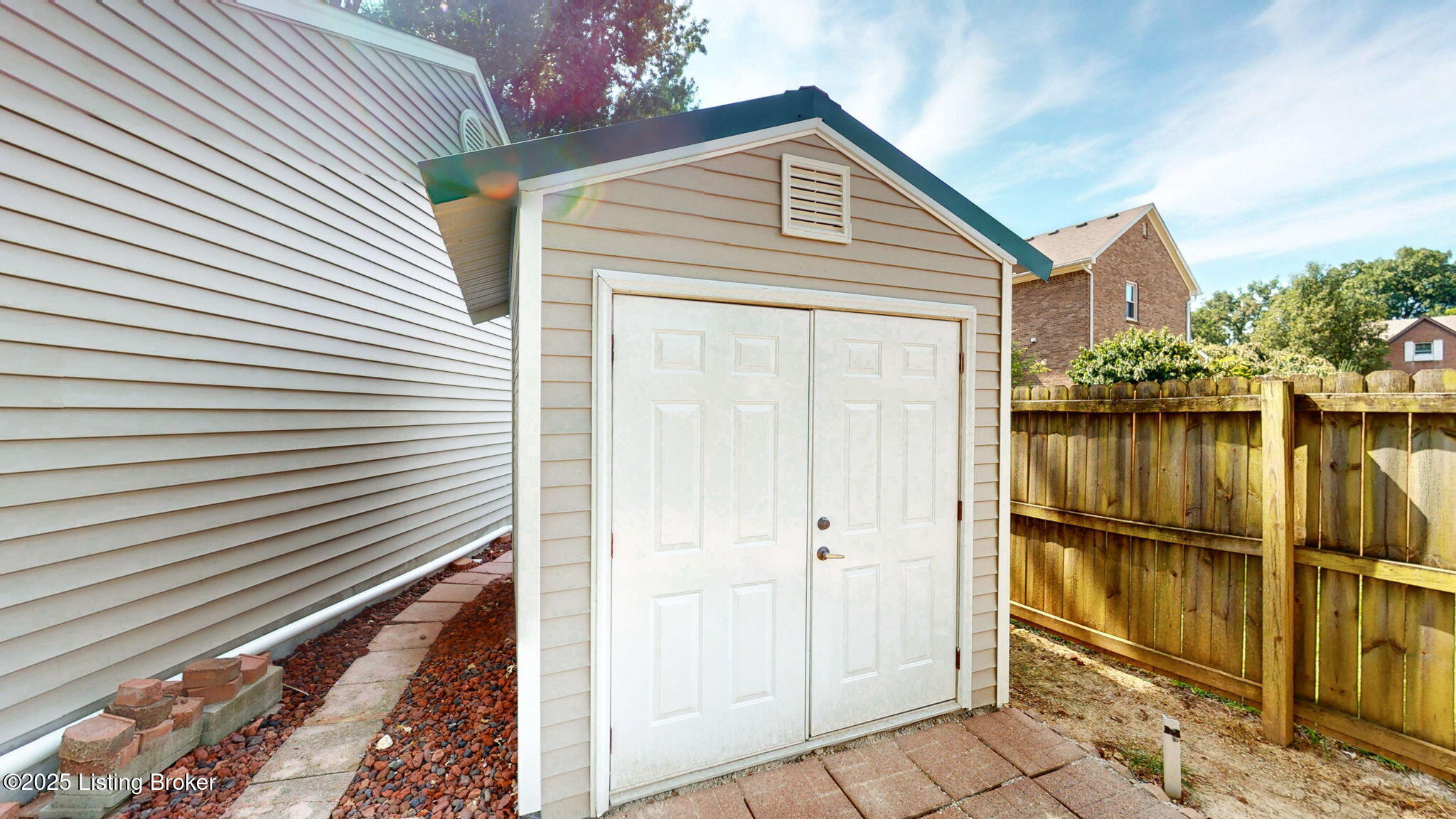 7804 Apple Valley Dr