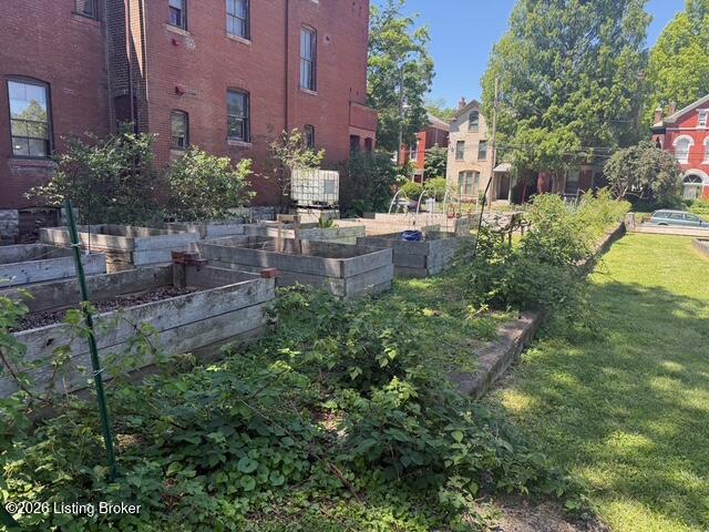 1221 S Brook St