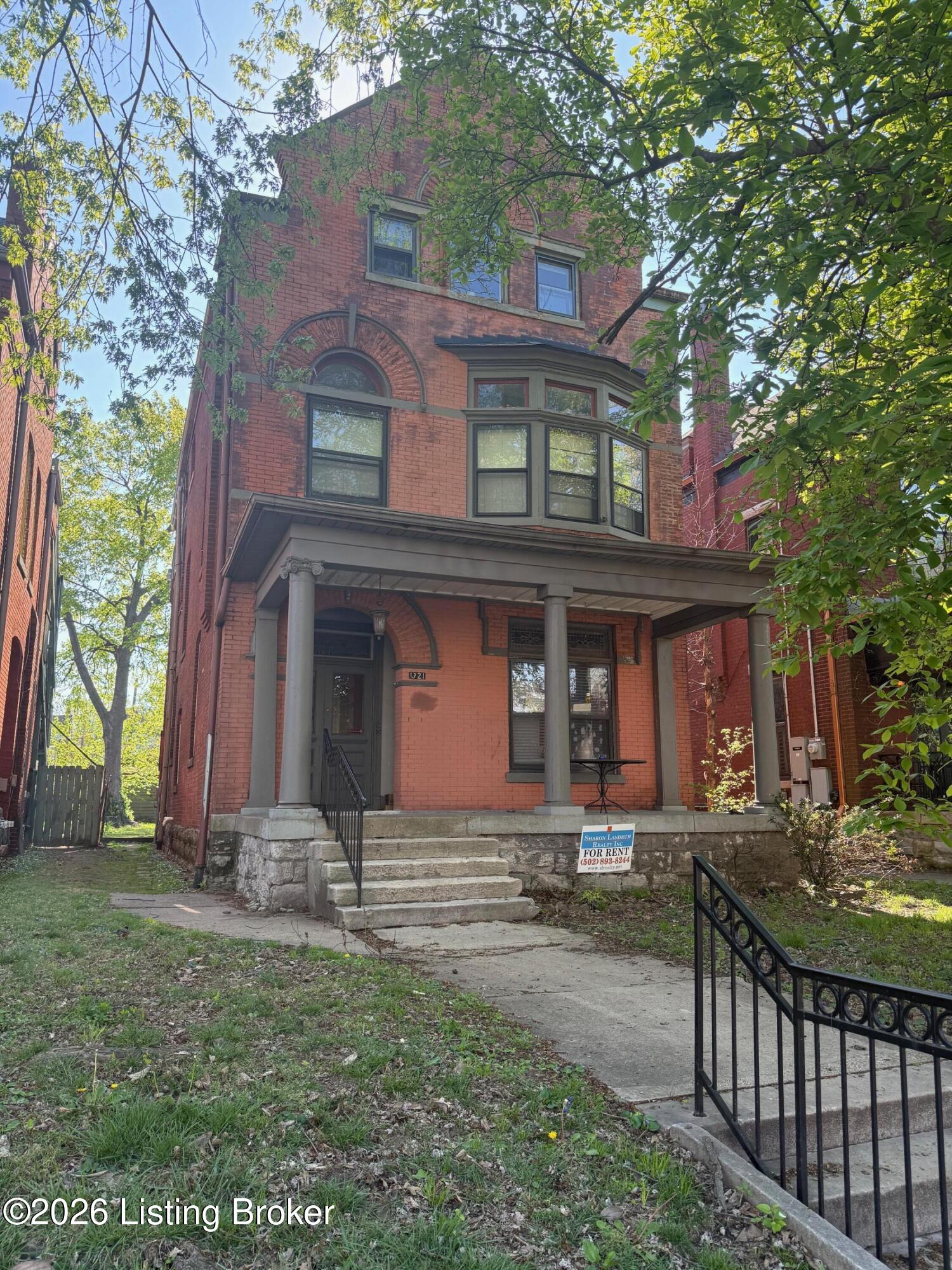 1321 S 1st St