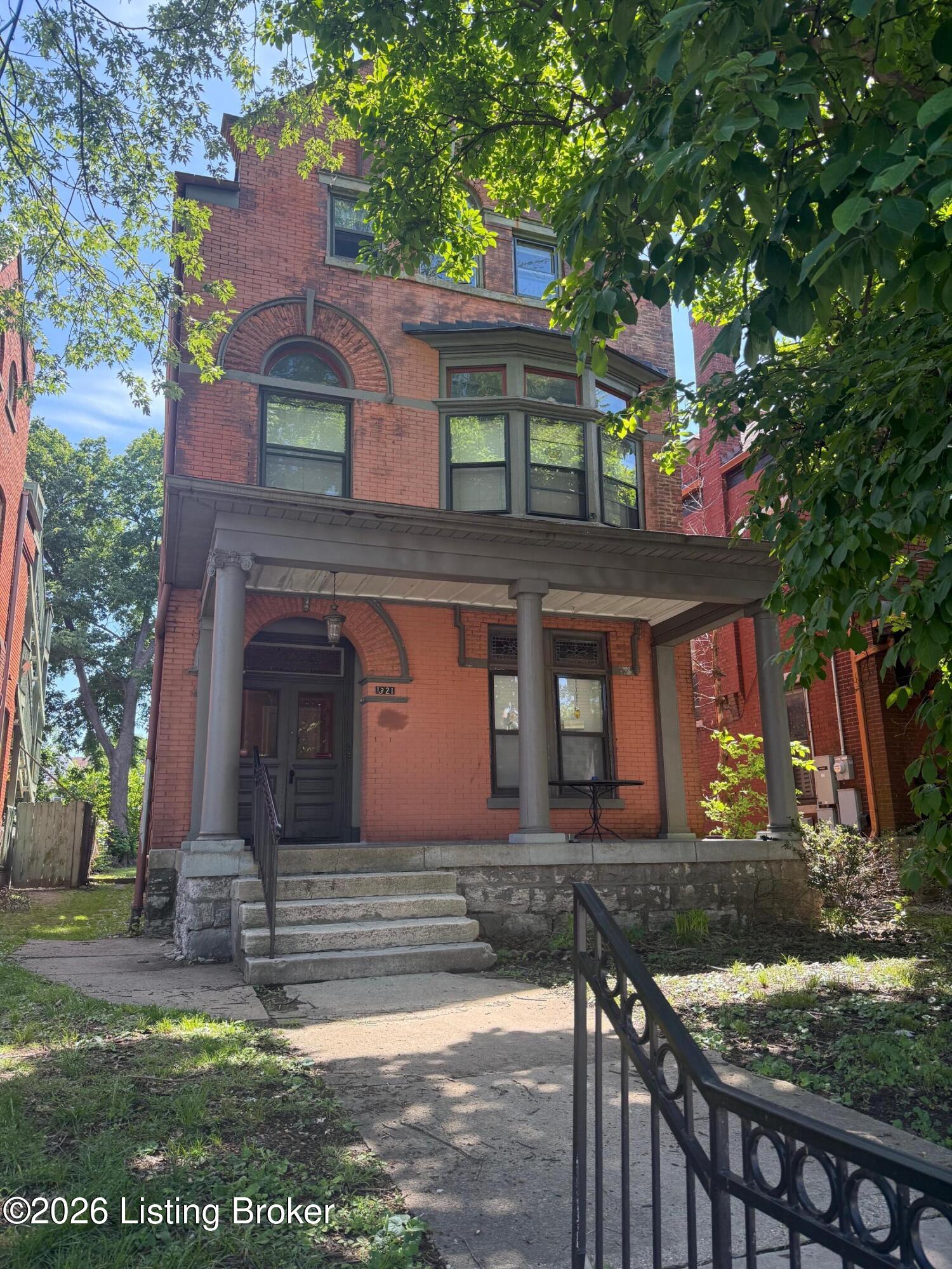 1321 S 1st St