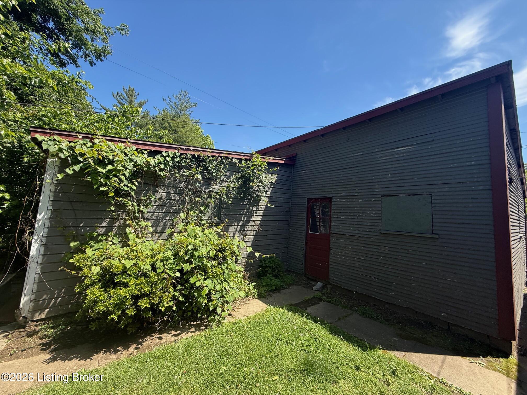 1321 S 1st St