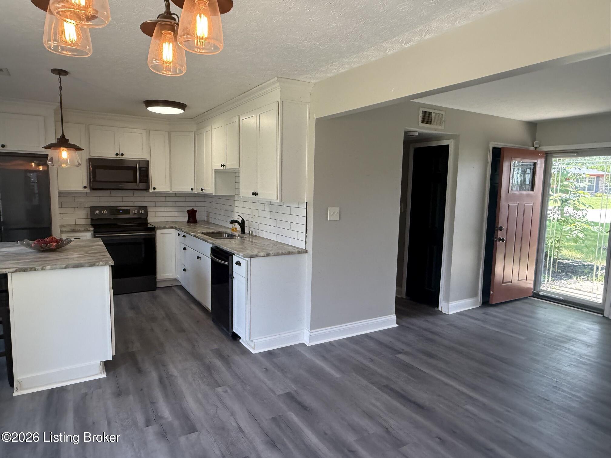 10803 Corbin Ct