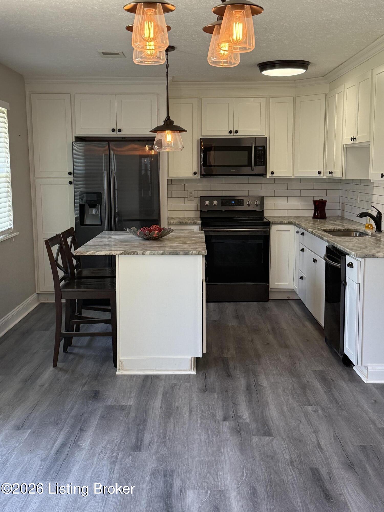 10803 Corbin Ct