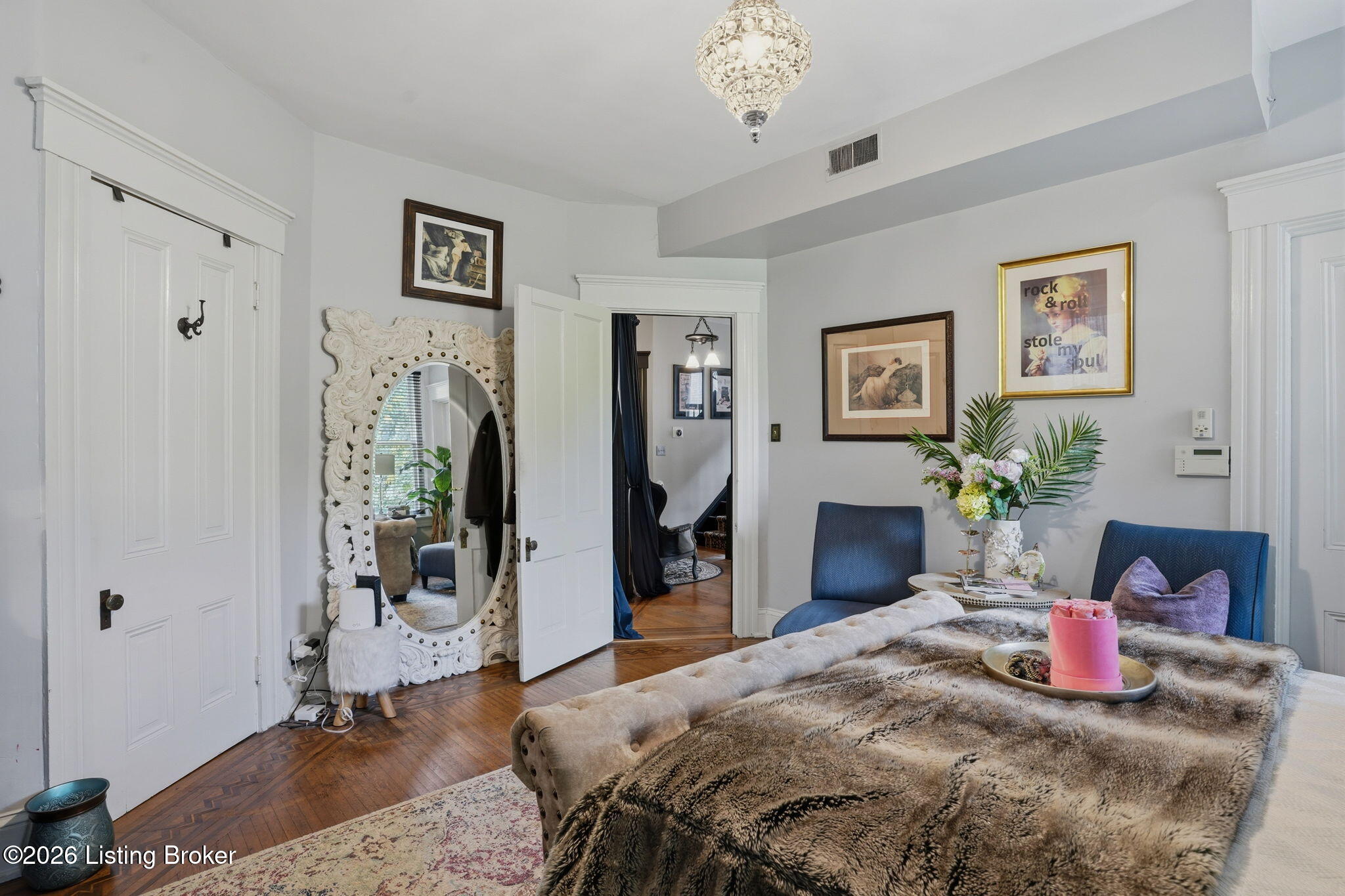 504 Belgravia Ct