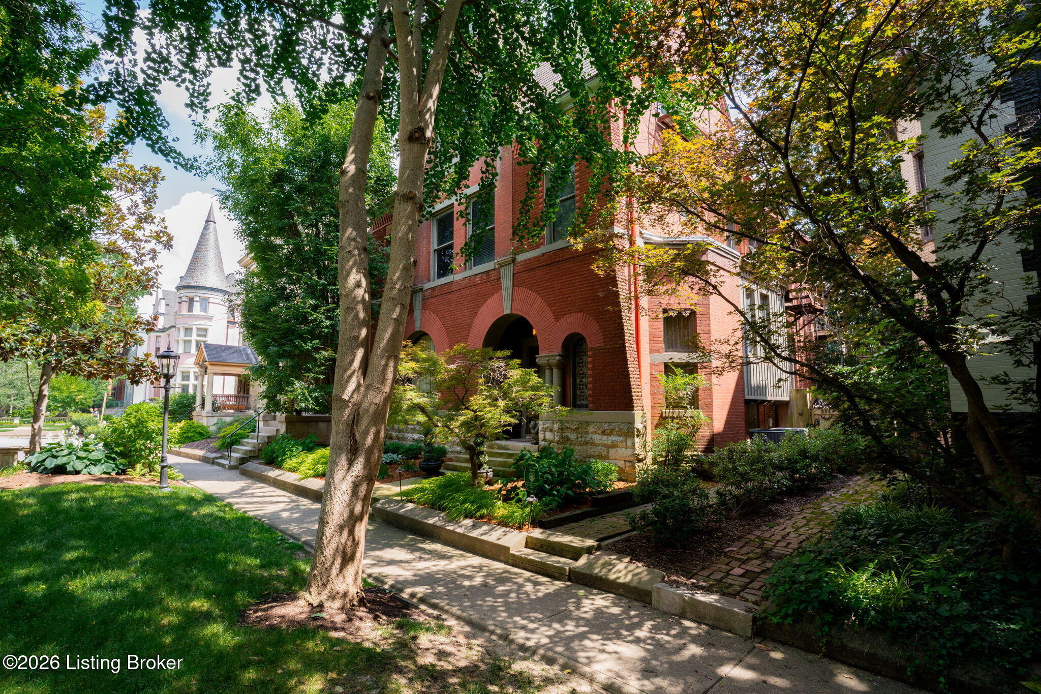504 Belgravia Ct