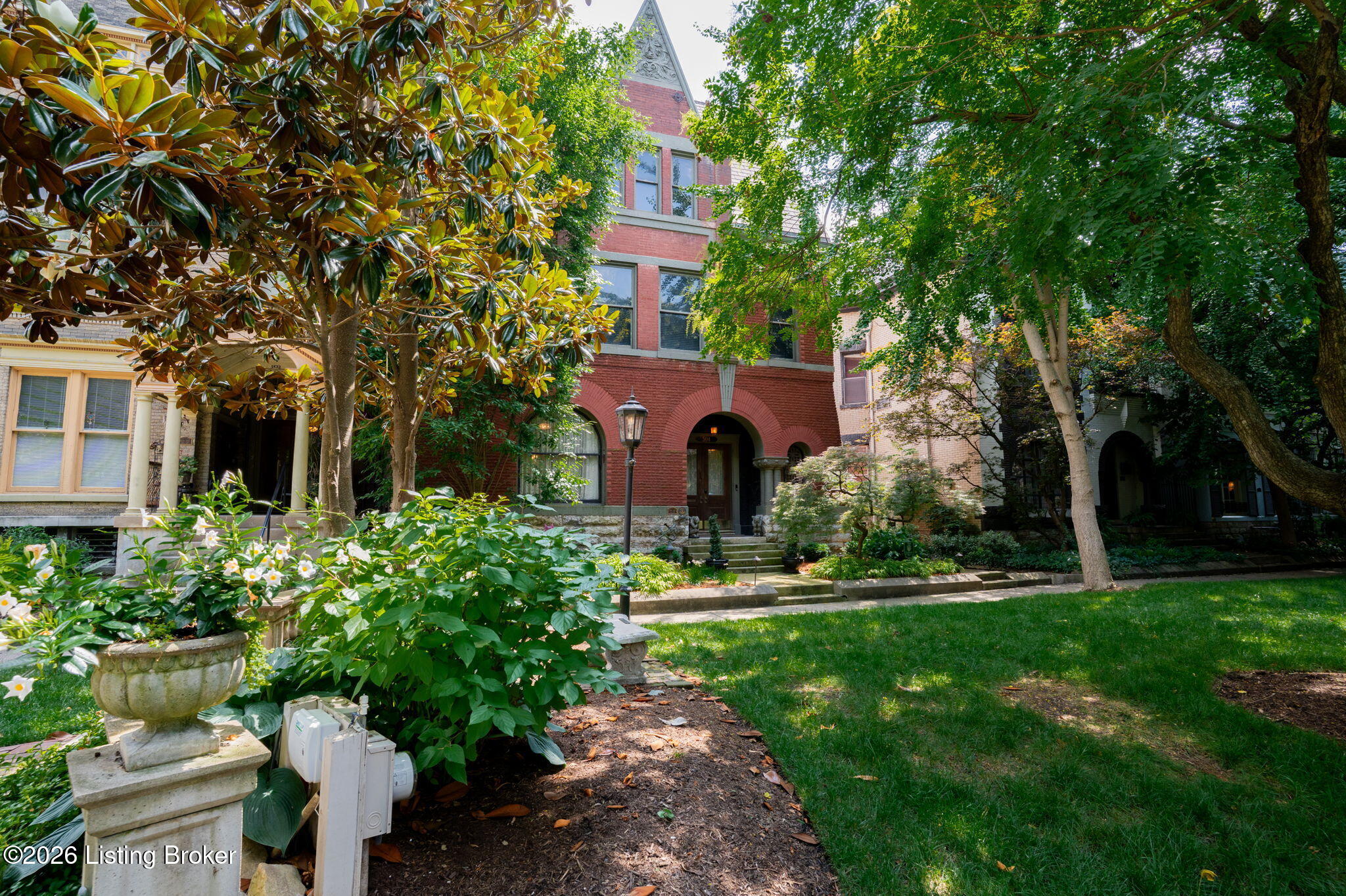 504 Belgravia Ct