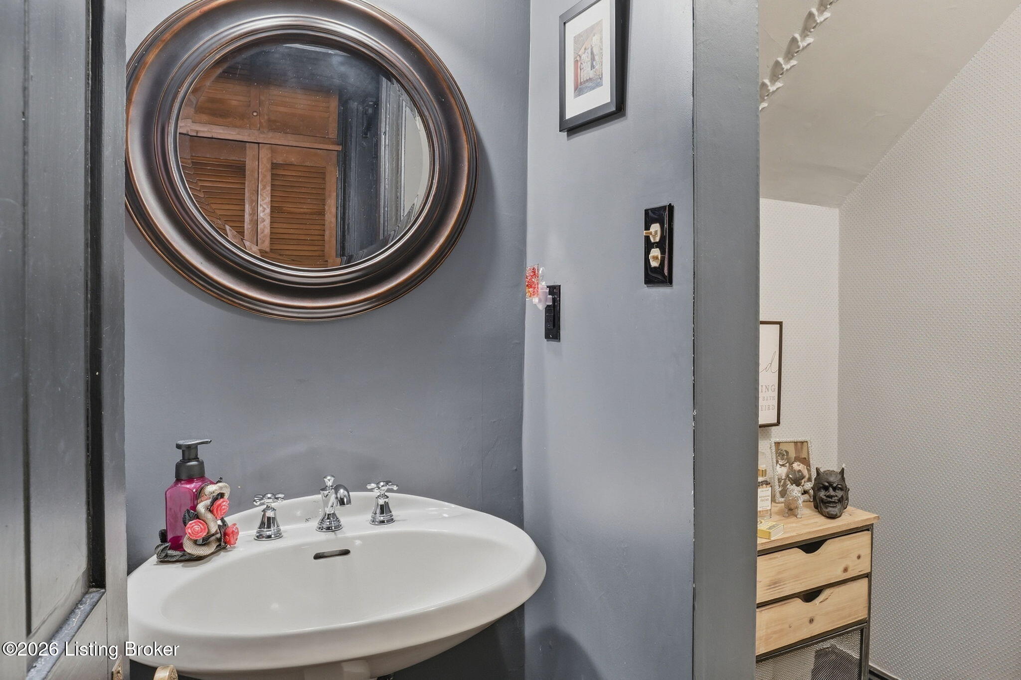 504 Belgravia Ct