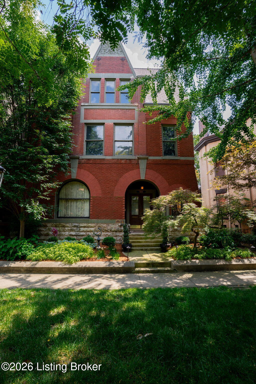 504 Belgravia Ct