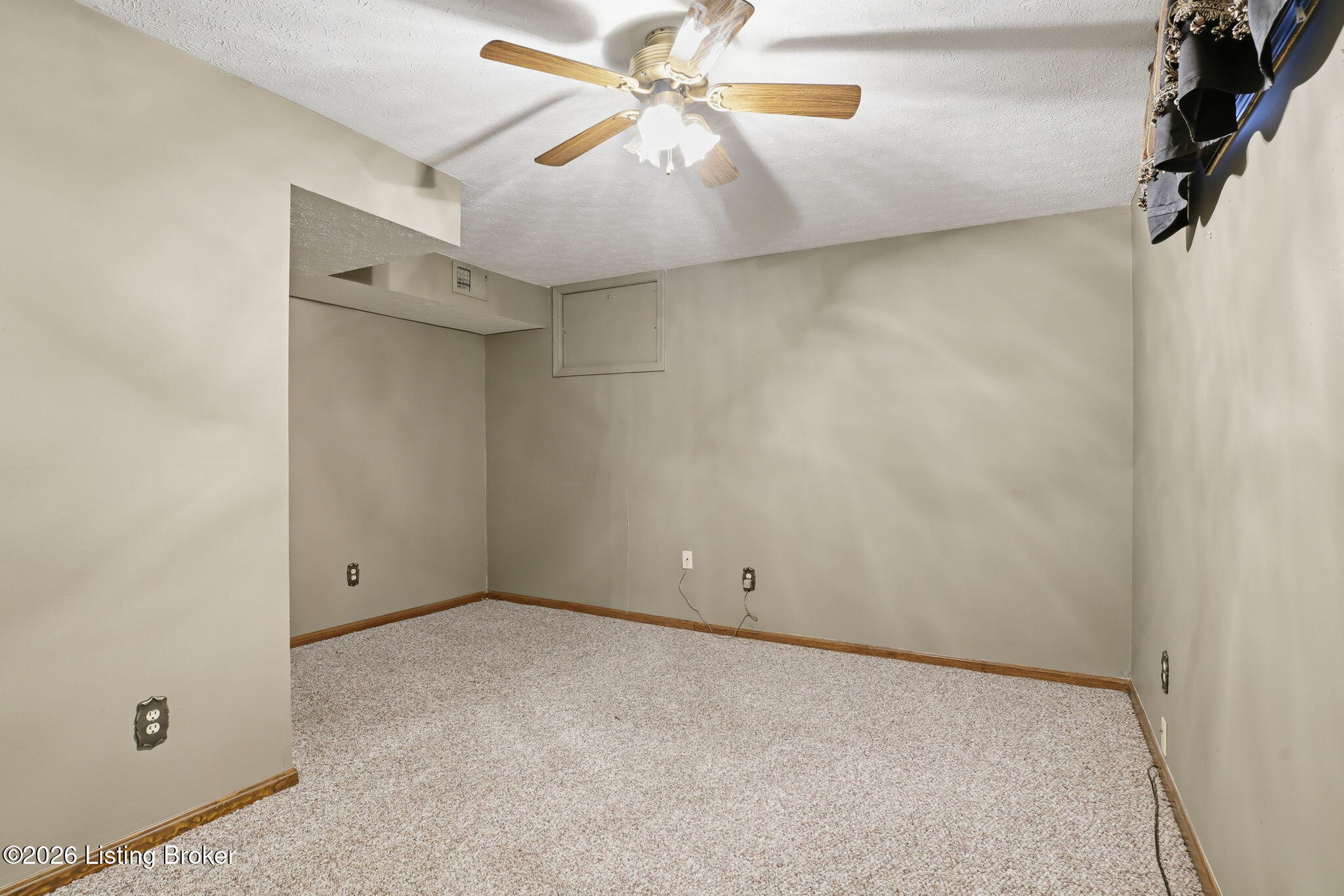 2711 Parkwood Rd