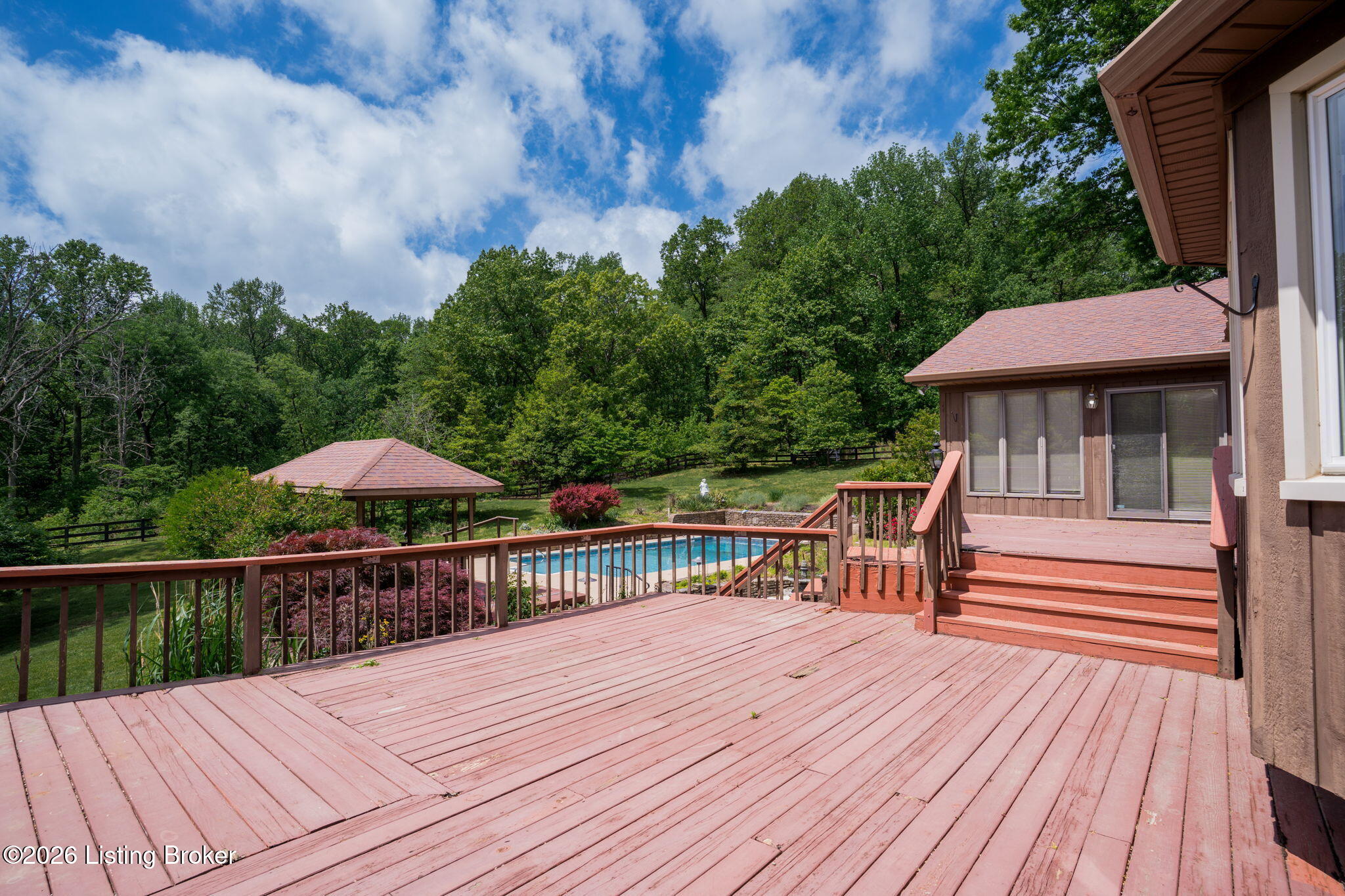 2711 Parkwood Rd