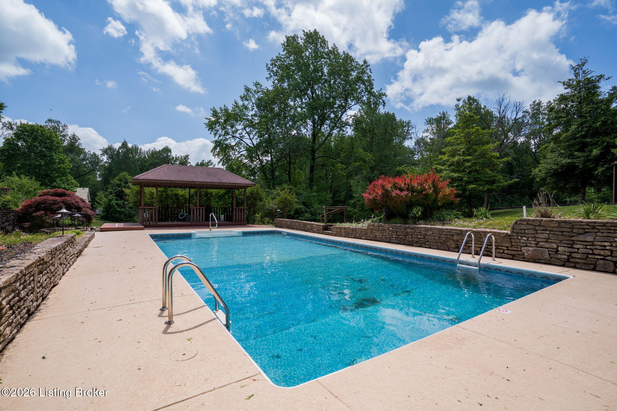 2711 Parkwood Rd