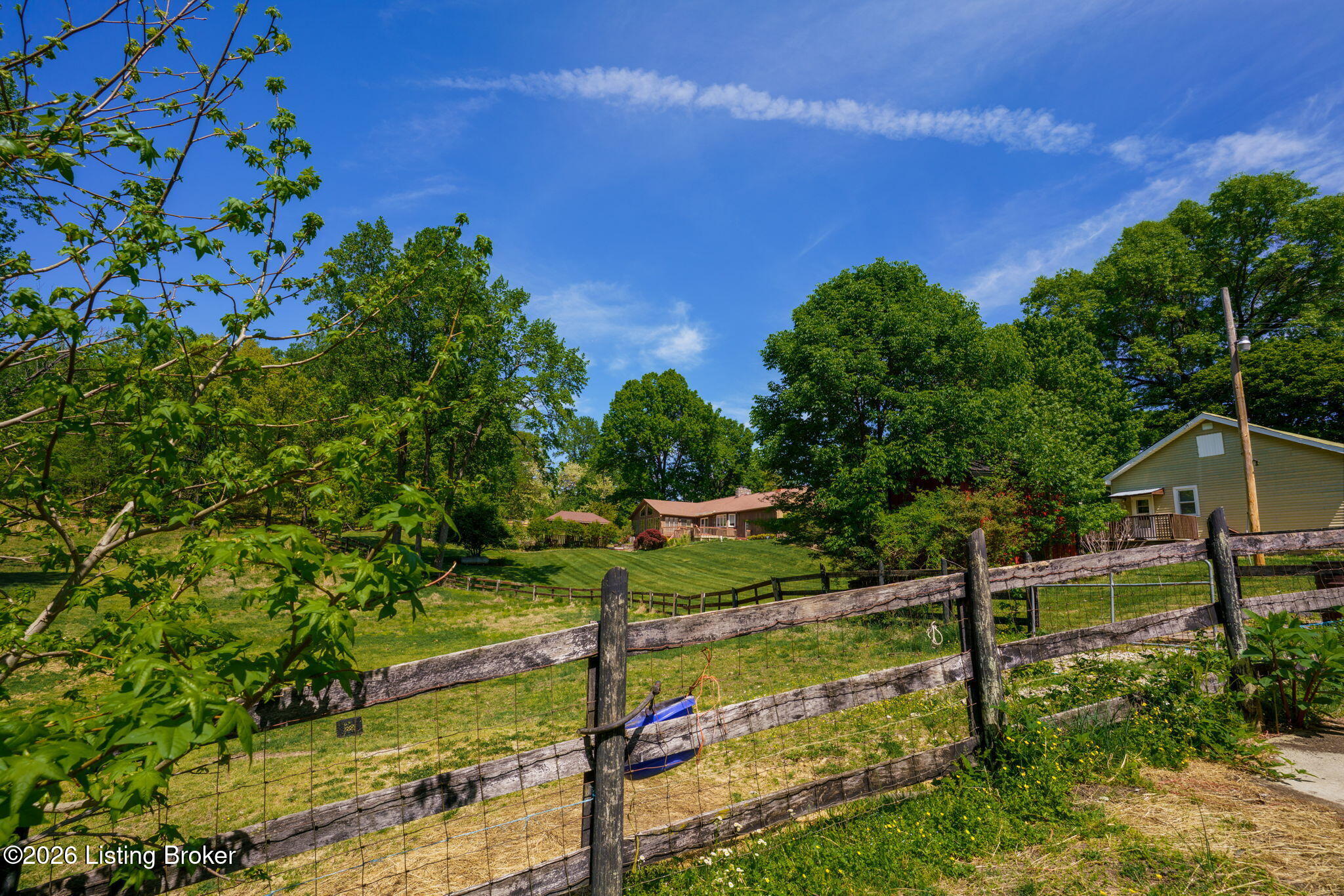 2711 Parkwood Rd