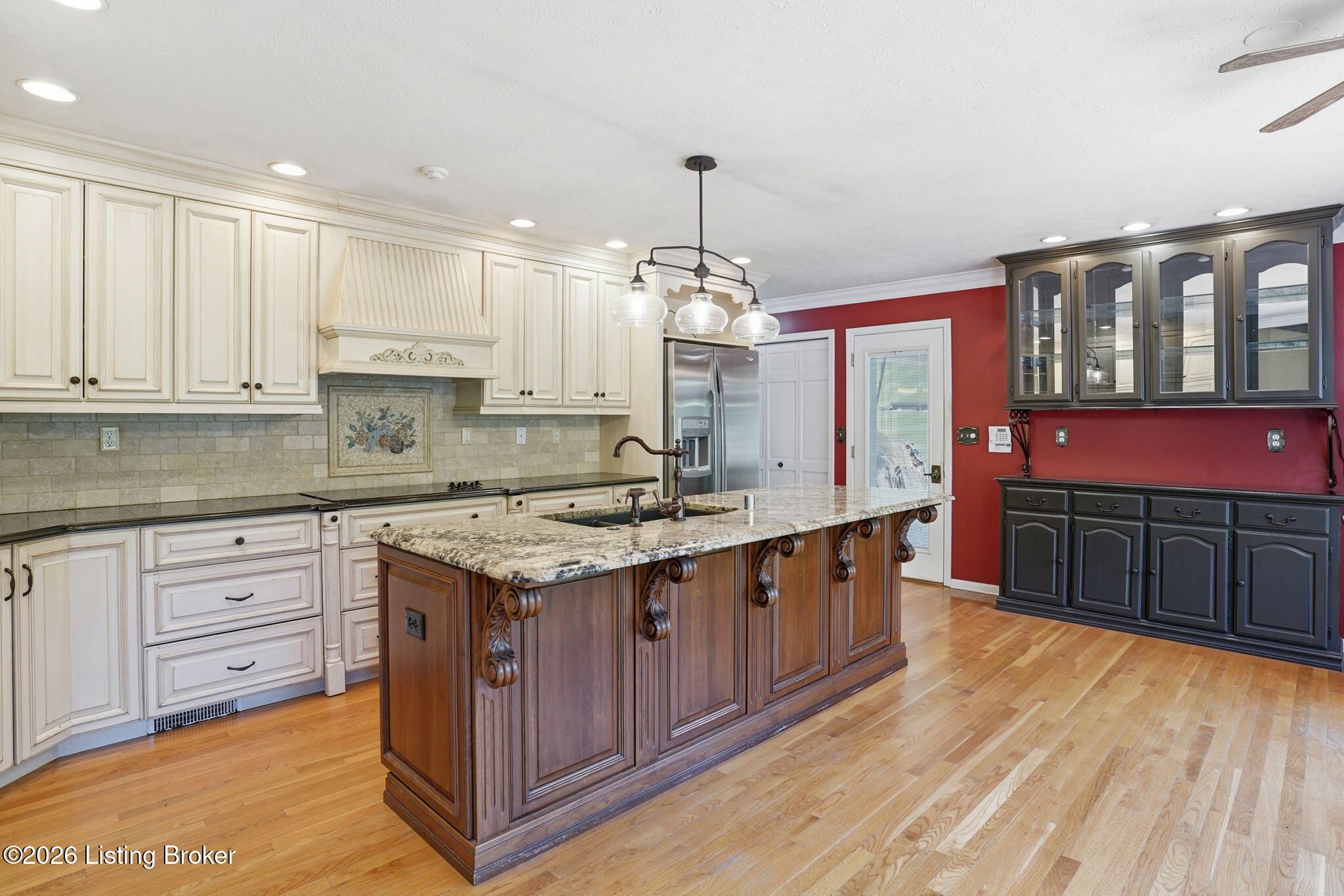 2711 Parkwood Rd