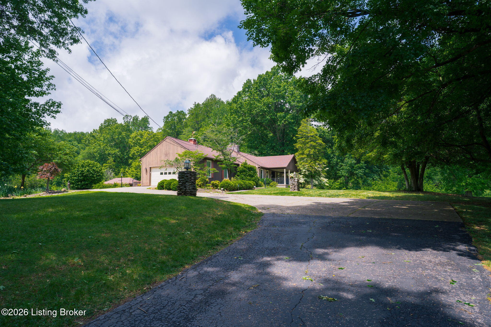 2711 Parkwood Rd
