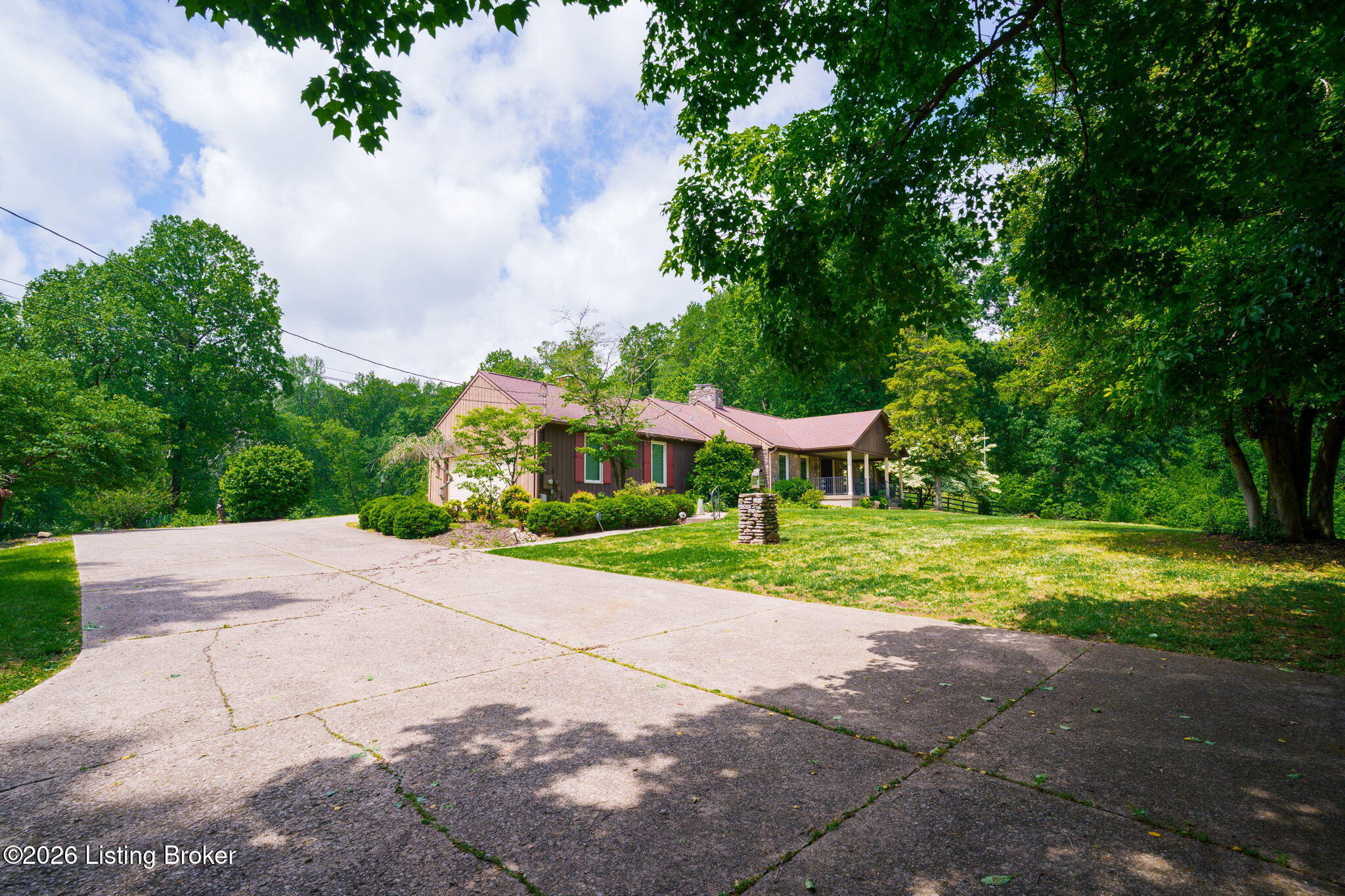 2711 Parkwood Rd