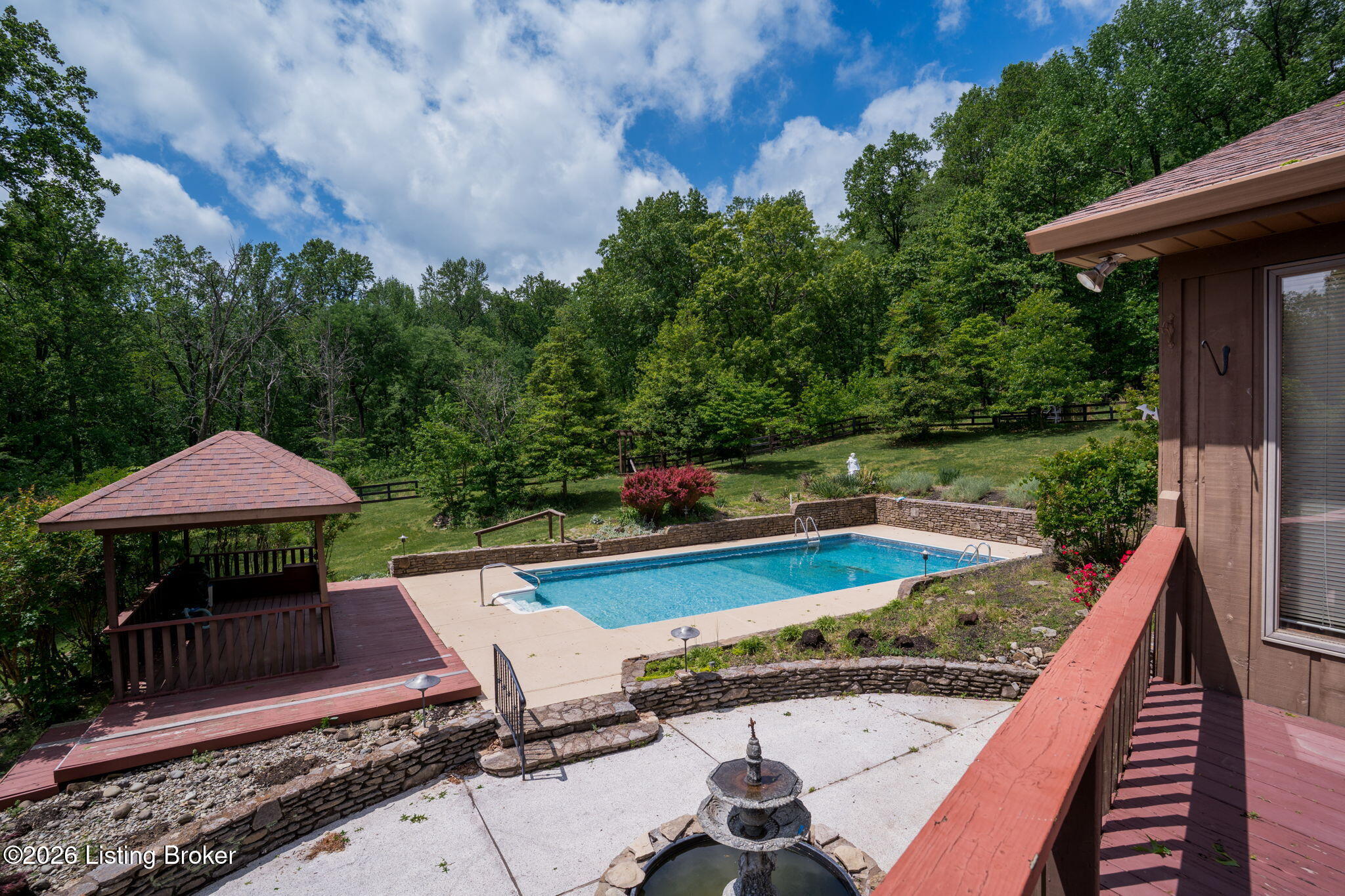 2711 Parkwood Rd