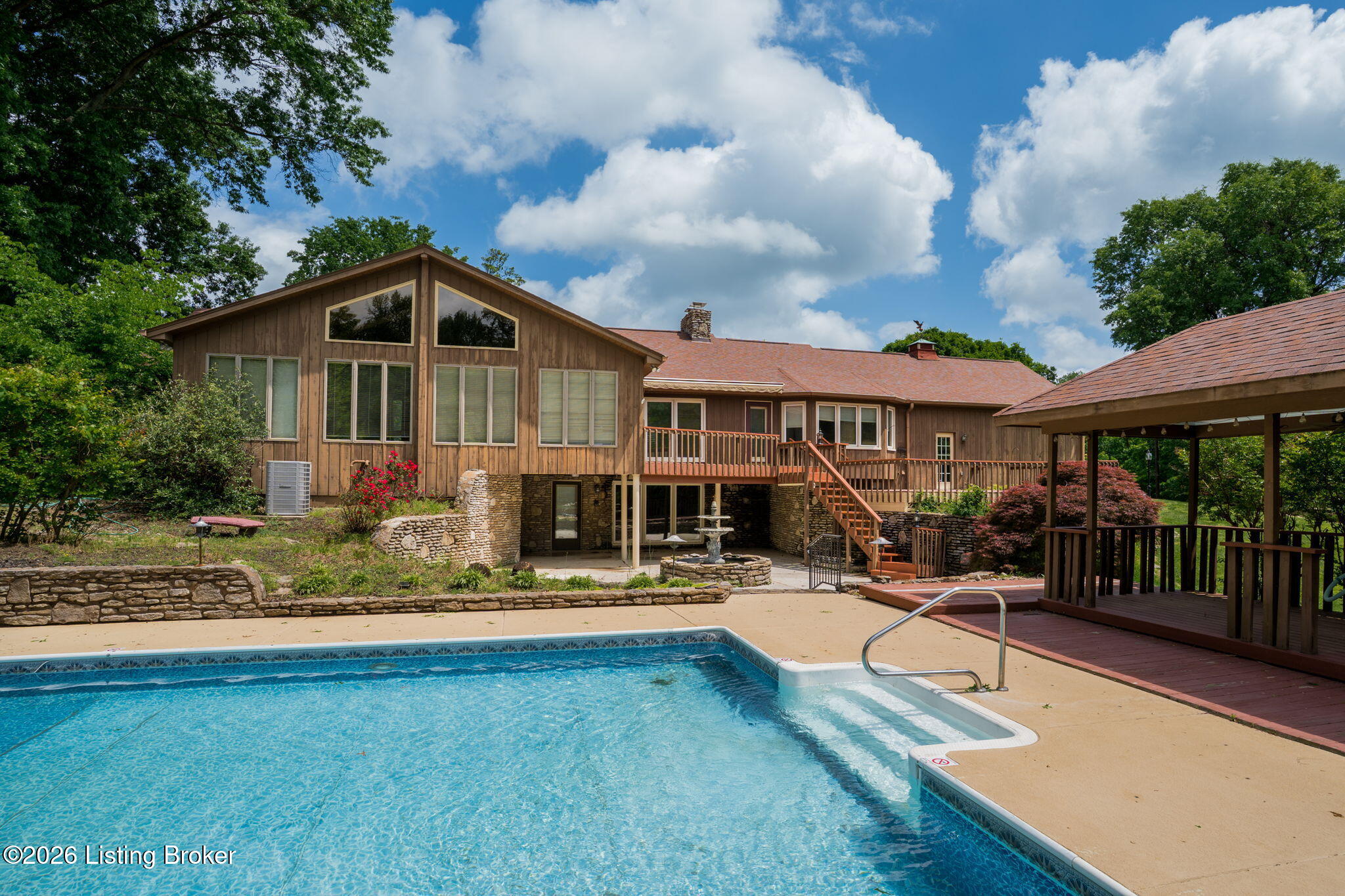 2711 Parkwood Rd