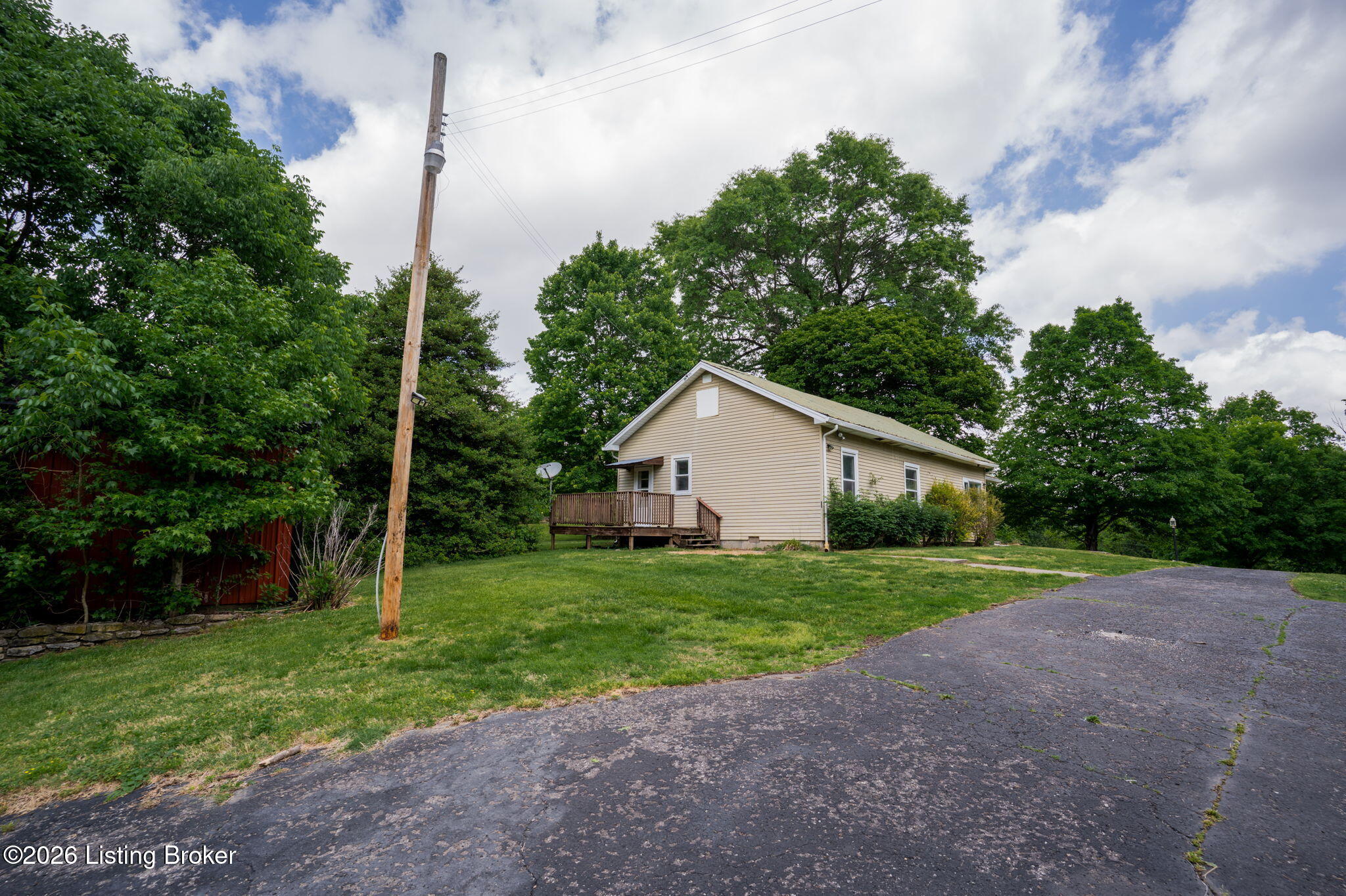 2711 Parkwood Rd