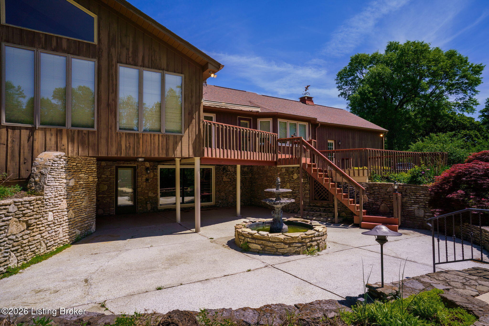 2711 Parkwood Rd