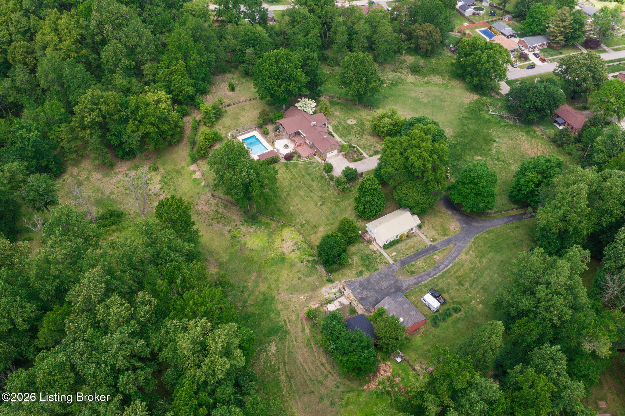 2711 Parkwood Rd