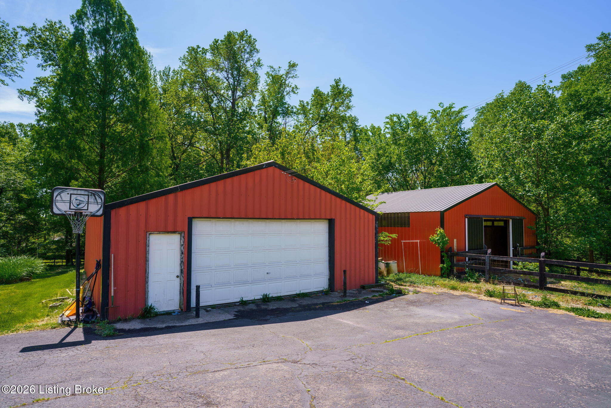 2711 Parkwood Rd