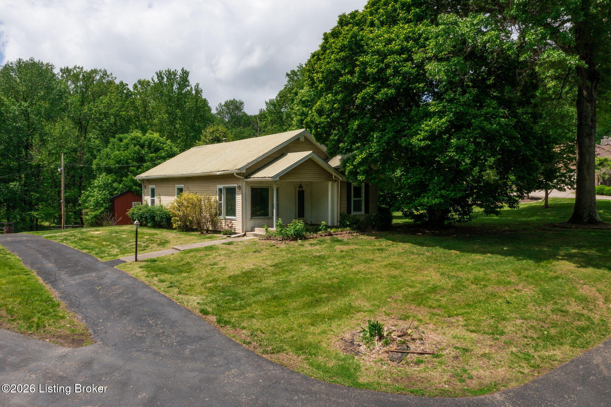 2711 Parkwood Rd
