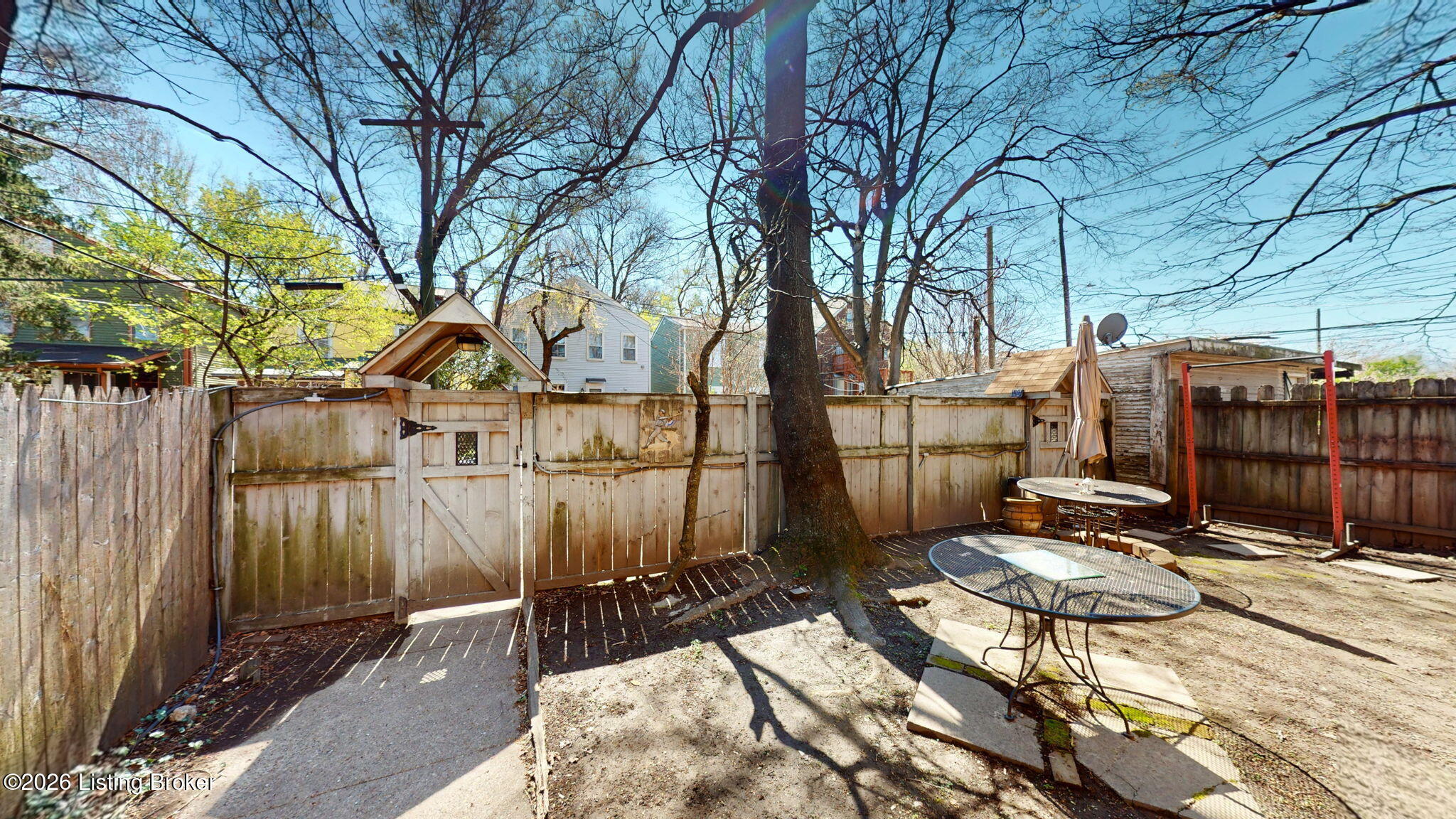 628 W Ormsby Ave