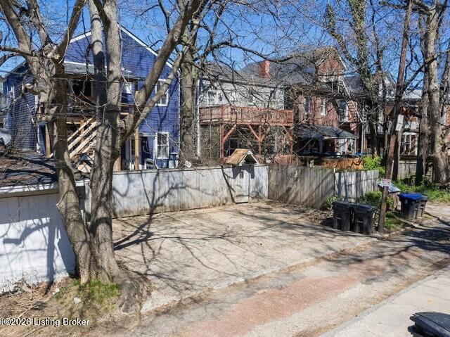 628 W Ormsby Ave
