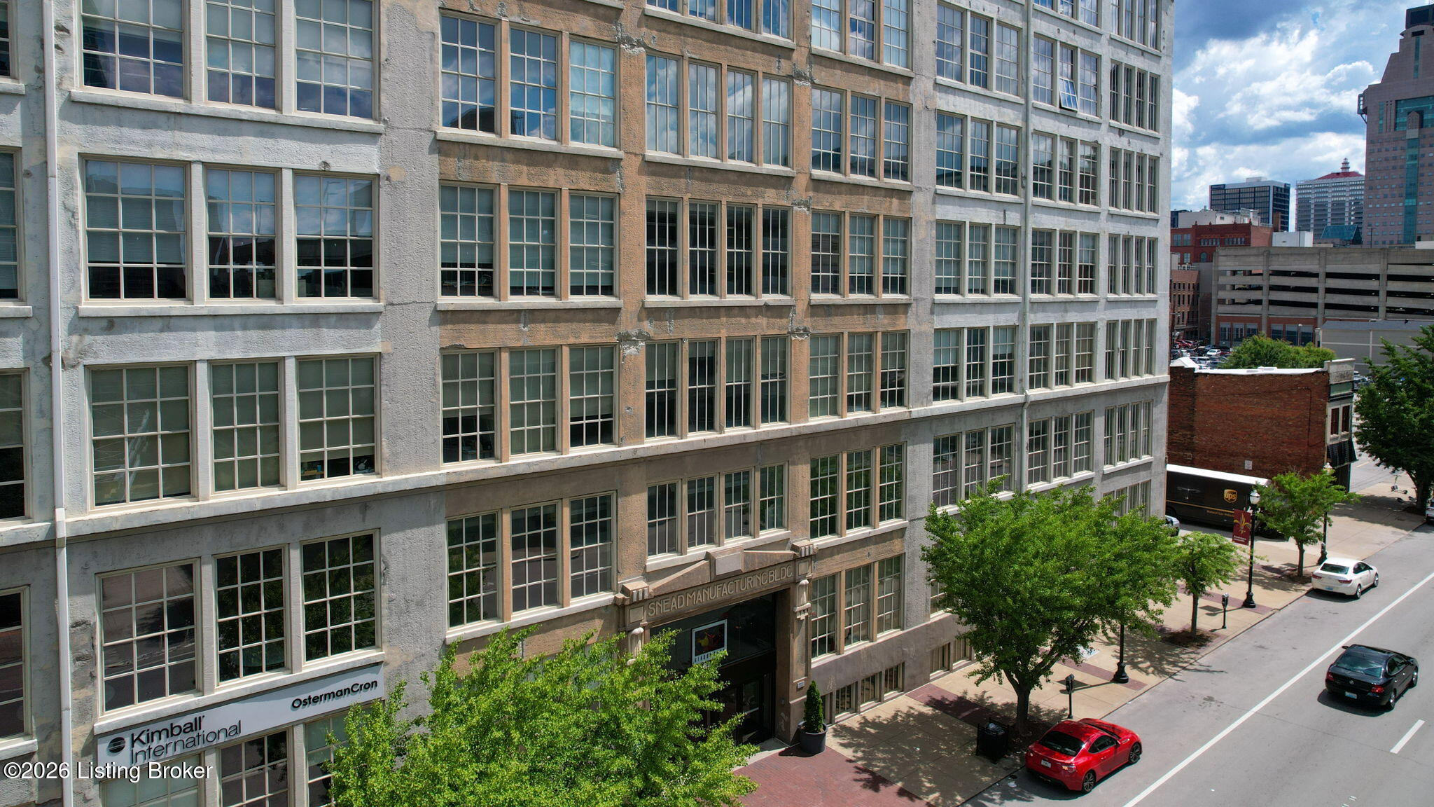 815 W Market St 711