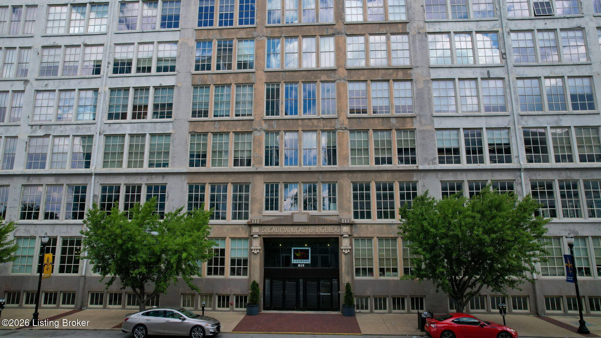 815 W Market St 711