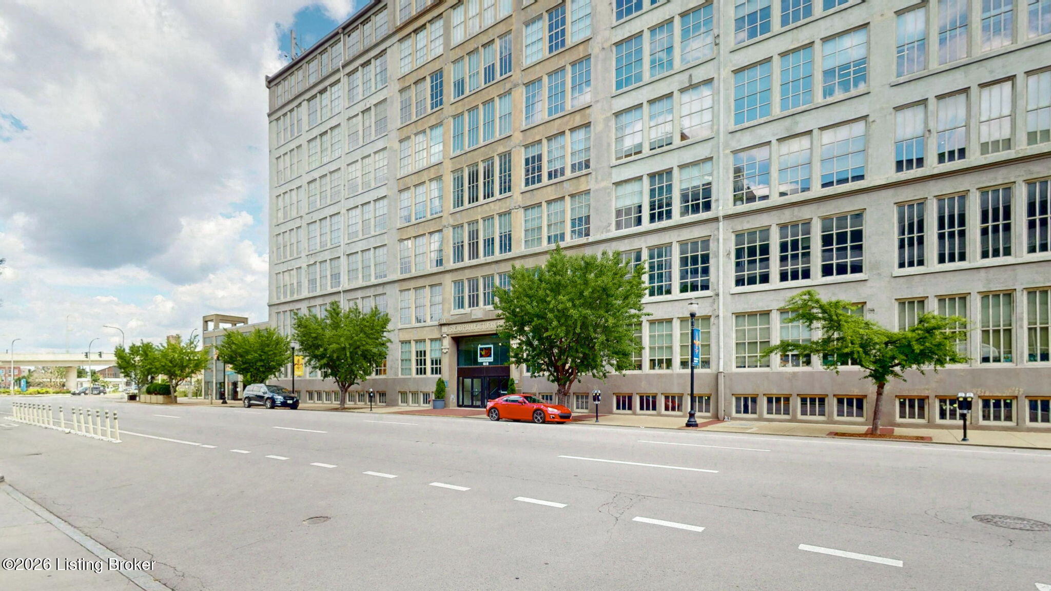 815 W Market St 711