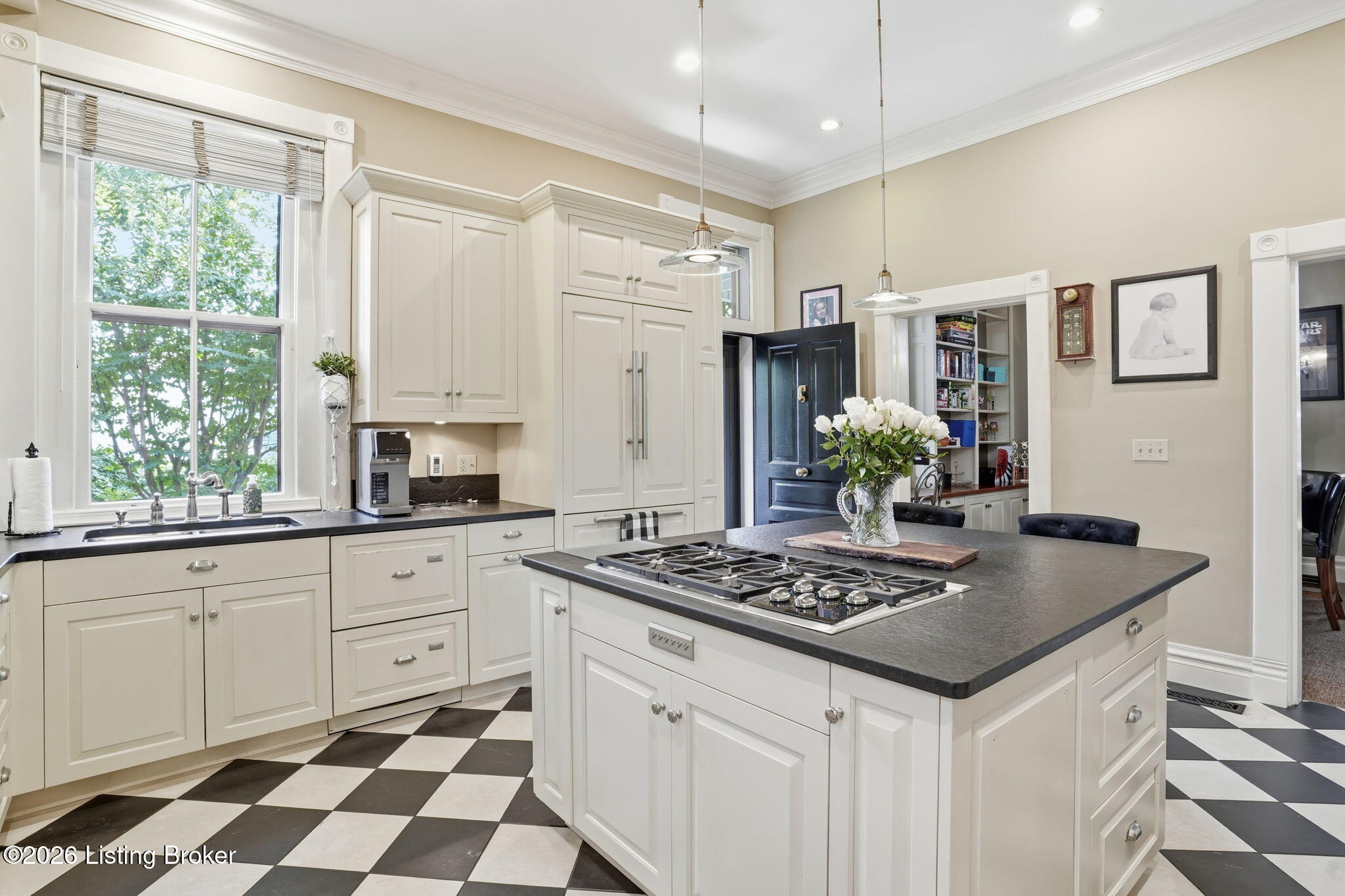 1375 S 4th St