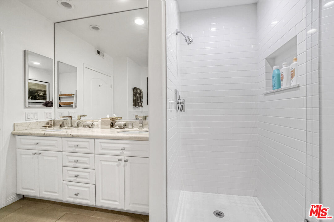 1706 Colby Ave Unit: 102