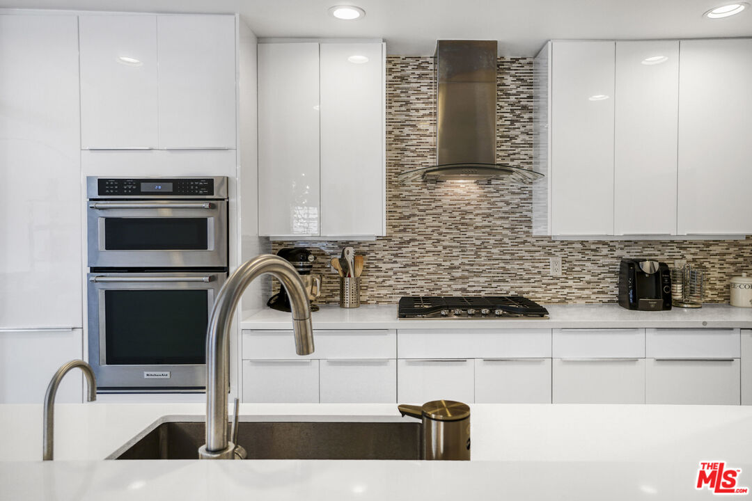 1706 Colby Ave Unit: 102