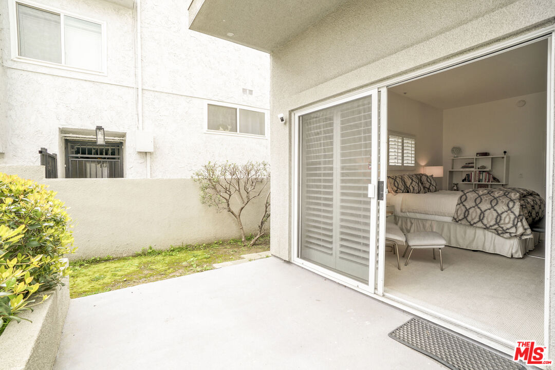 1706 Colby Ave Unit: 102