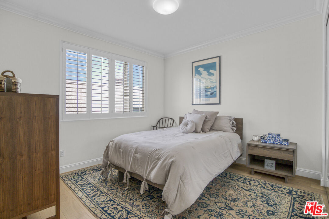11974 Mayfield Ave Unit: 6