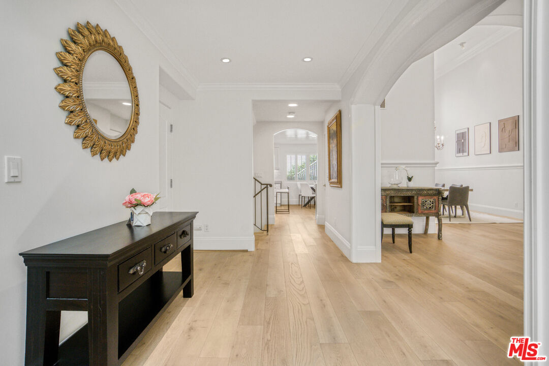 11974 Mayfield Ave Unit: 6