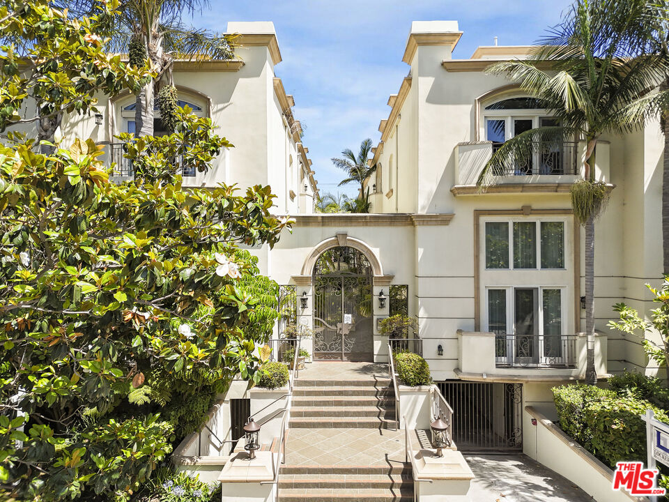 11974 Mayfield Ave Unit: 6