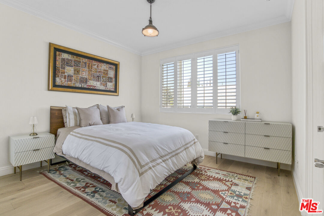 11974 Mayfield Ave Unit: 6