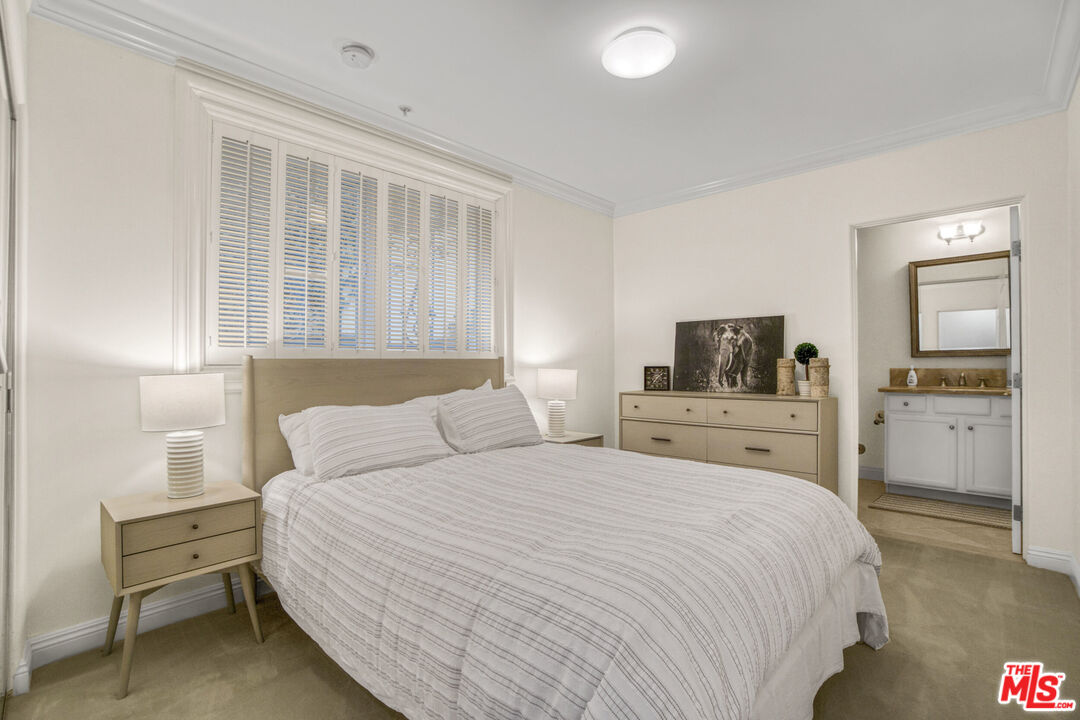 11974 Mayfield Ave Unit: 6
