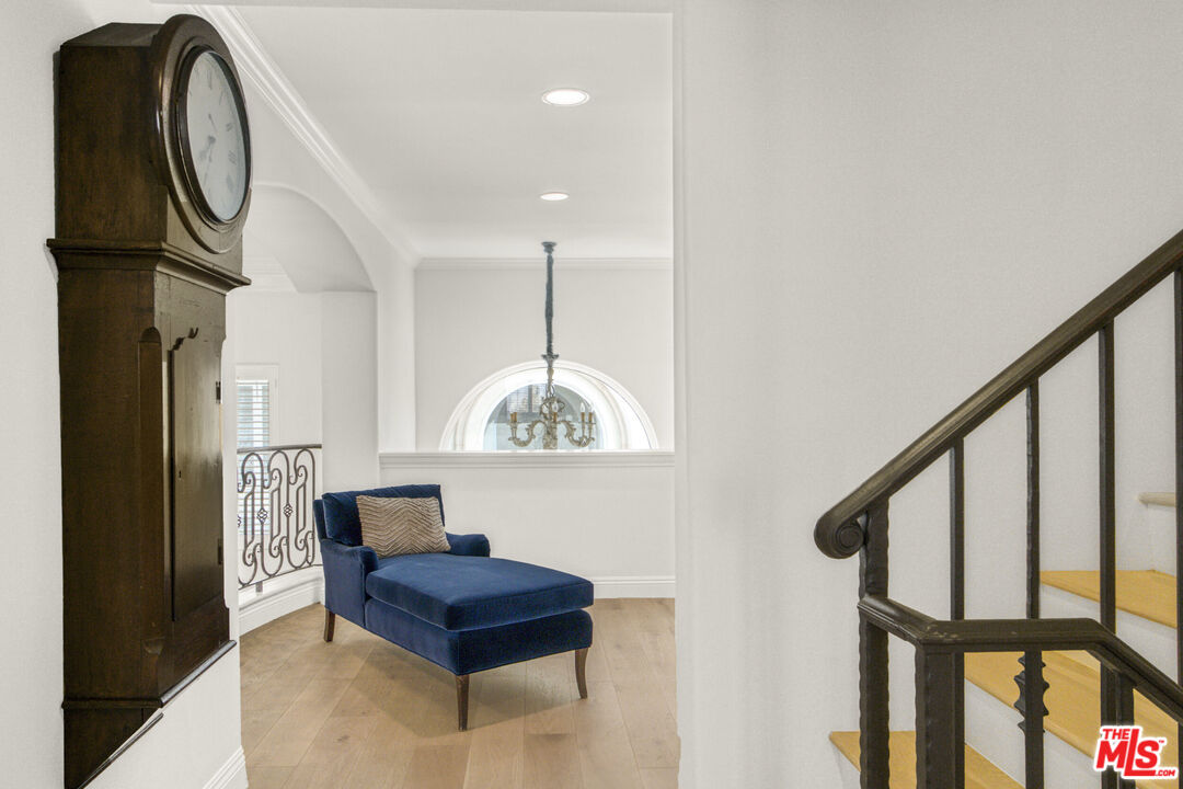 11974 Mayfield Ave Unit: 6