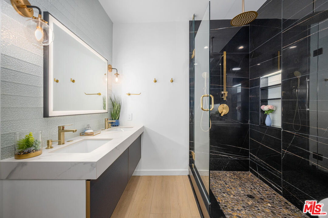 1520 Camden Ave Unit: 101