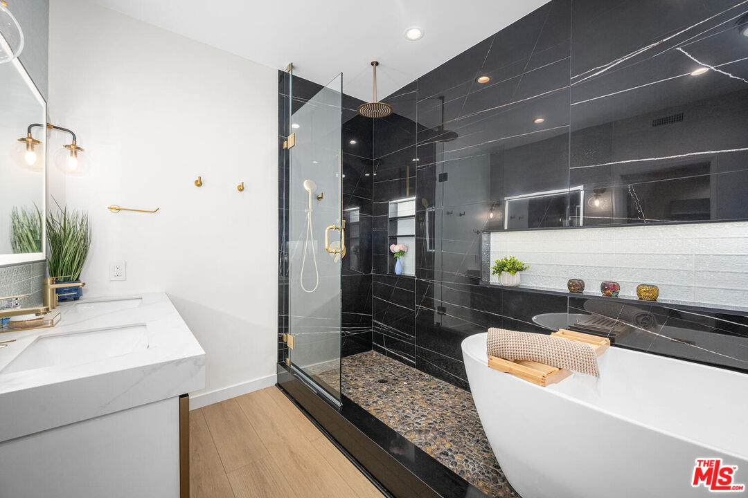1520 Camden Ave Unit: 101