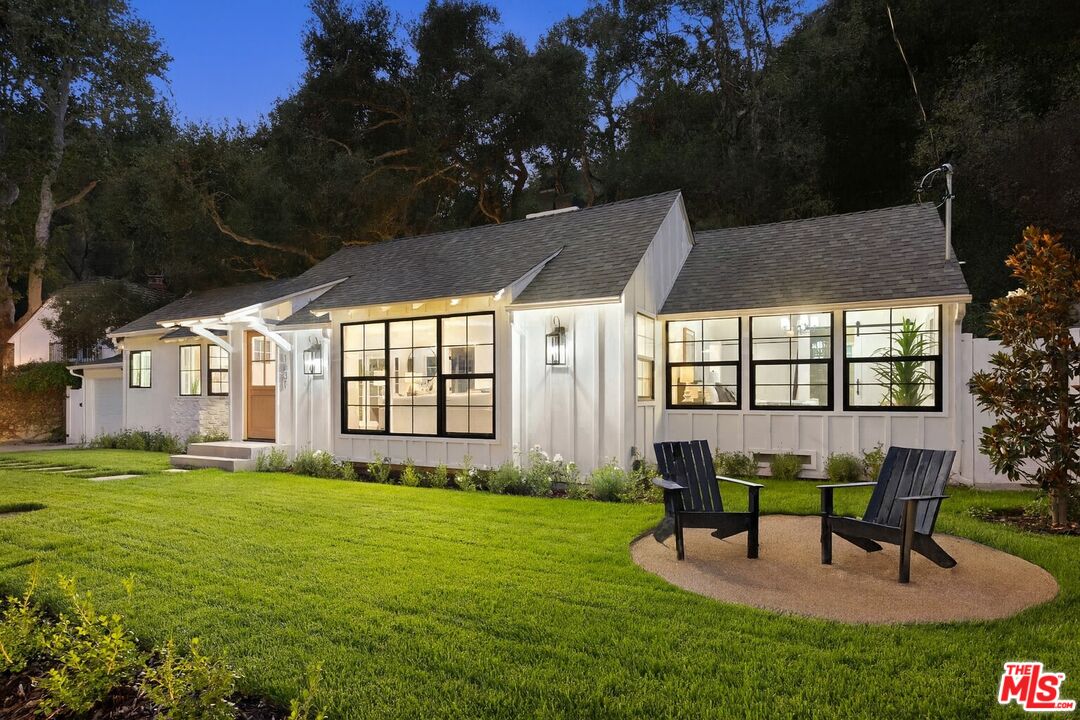 1831 Benedict Canyon Dr