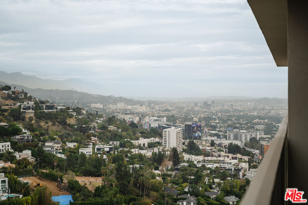 9255 Doheny Rd Unit: 2603