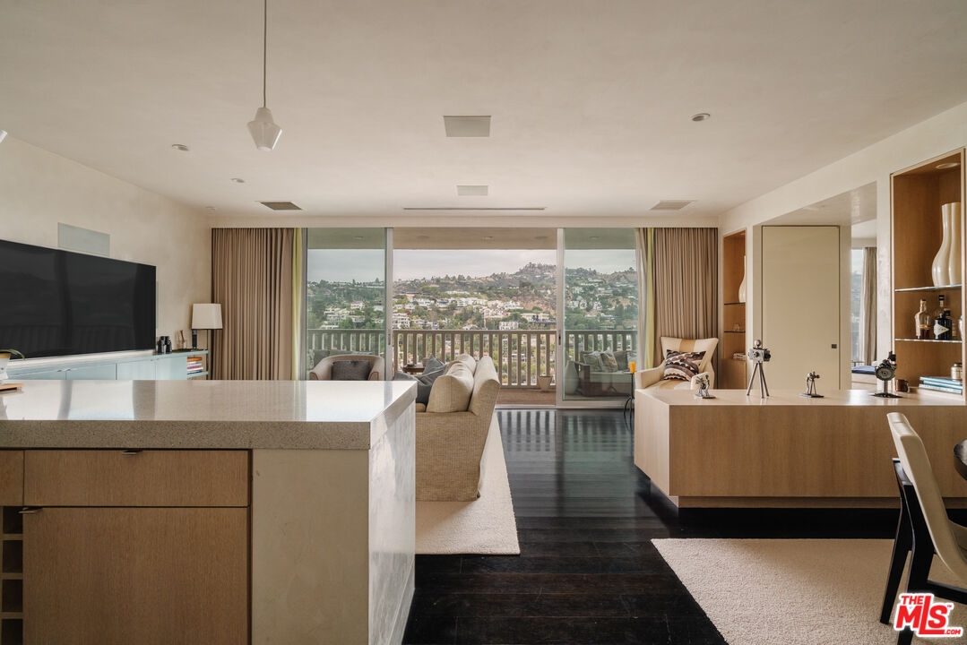 9255 Doheny Rd Unit: 2603