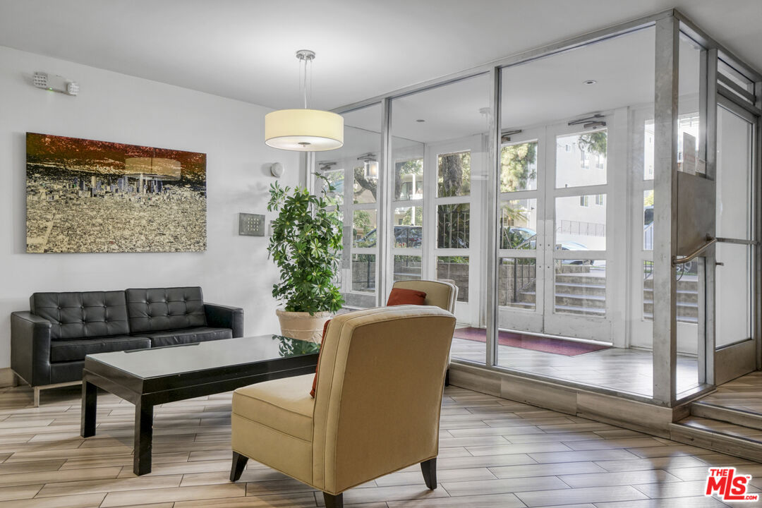 1531 Camden Ave Unit: PH3