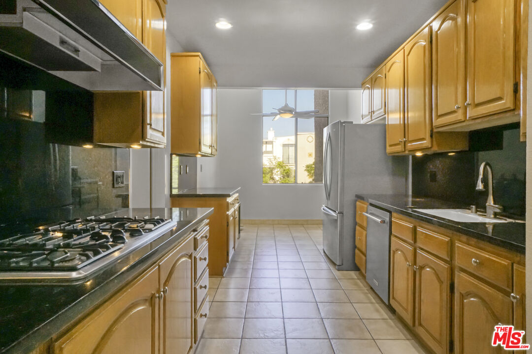 1531 Camden Ave Unit: PH3