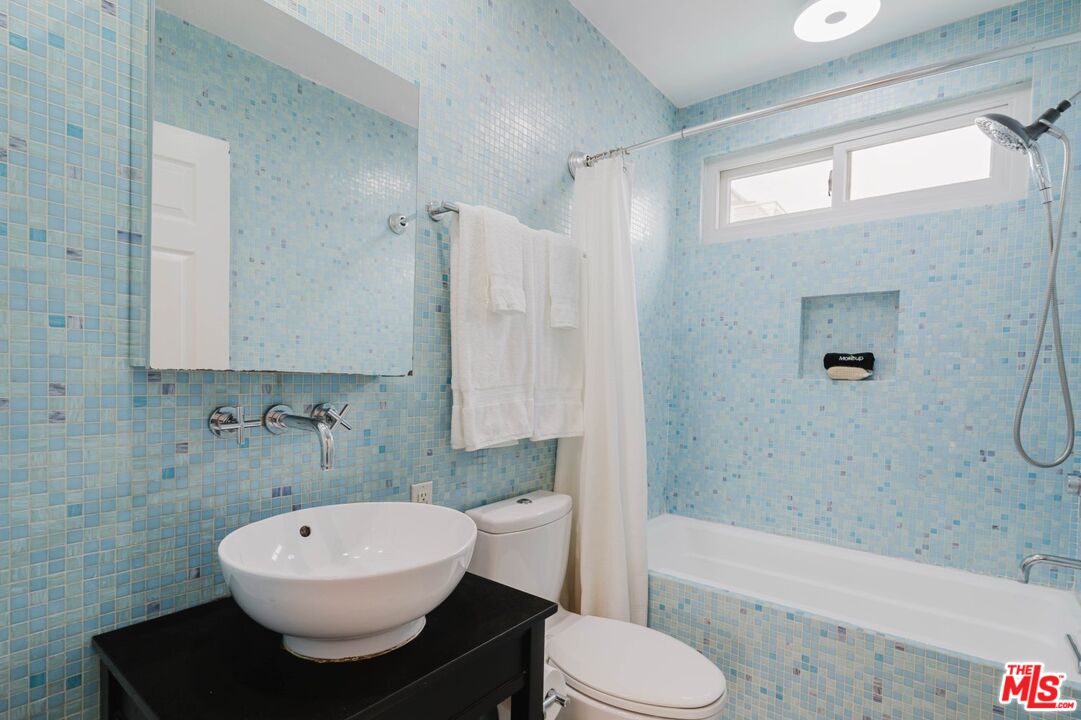 2721 2nd St Unit: 210