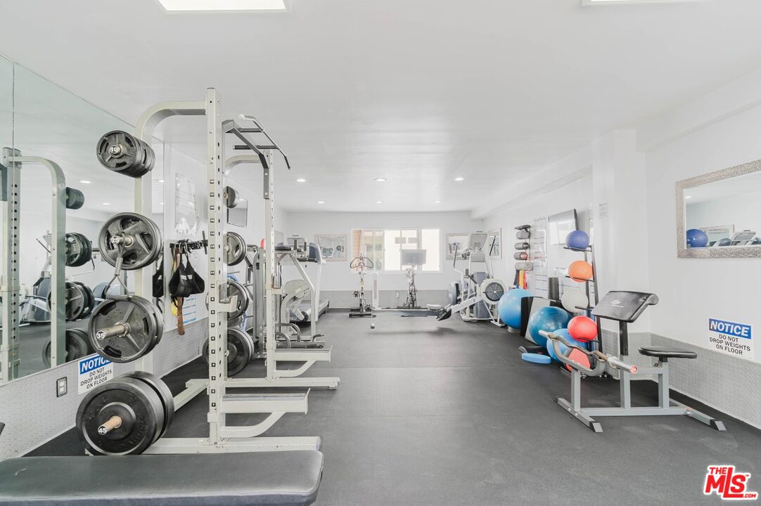 2721 2nd St Unit: 210
